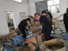 不合格食品销毁-清理变质过期食品 守护群众“舌尖上的安全”